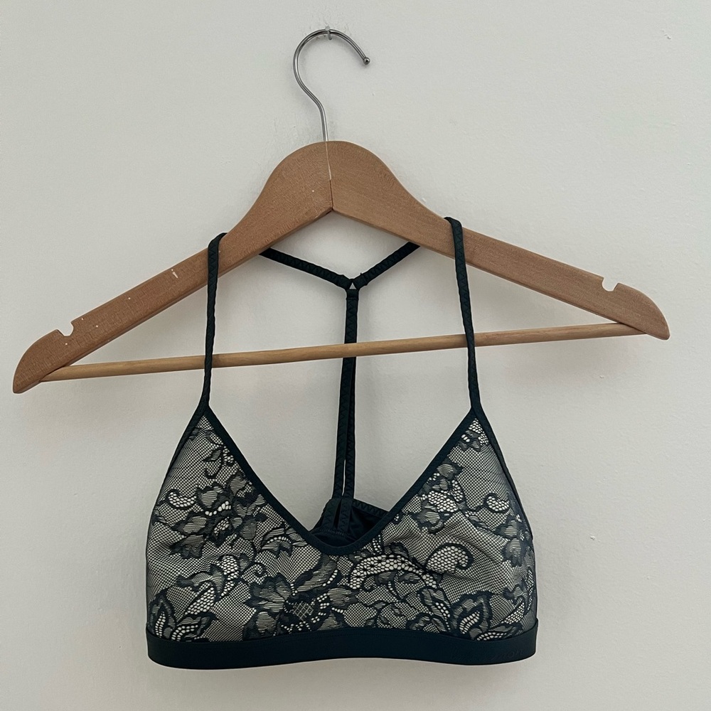 Lululemon Lace Bralette with T-Back Strap - Black
